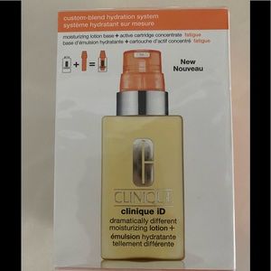 Brand New: CLINIQUE
Id Dramatically Different Moisturizing Lotion